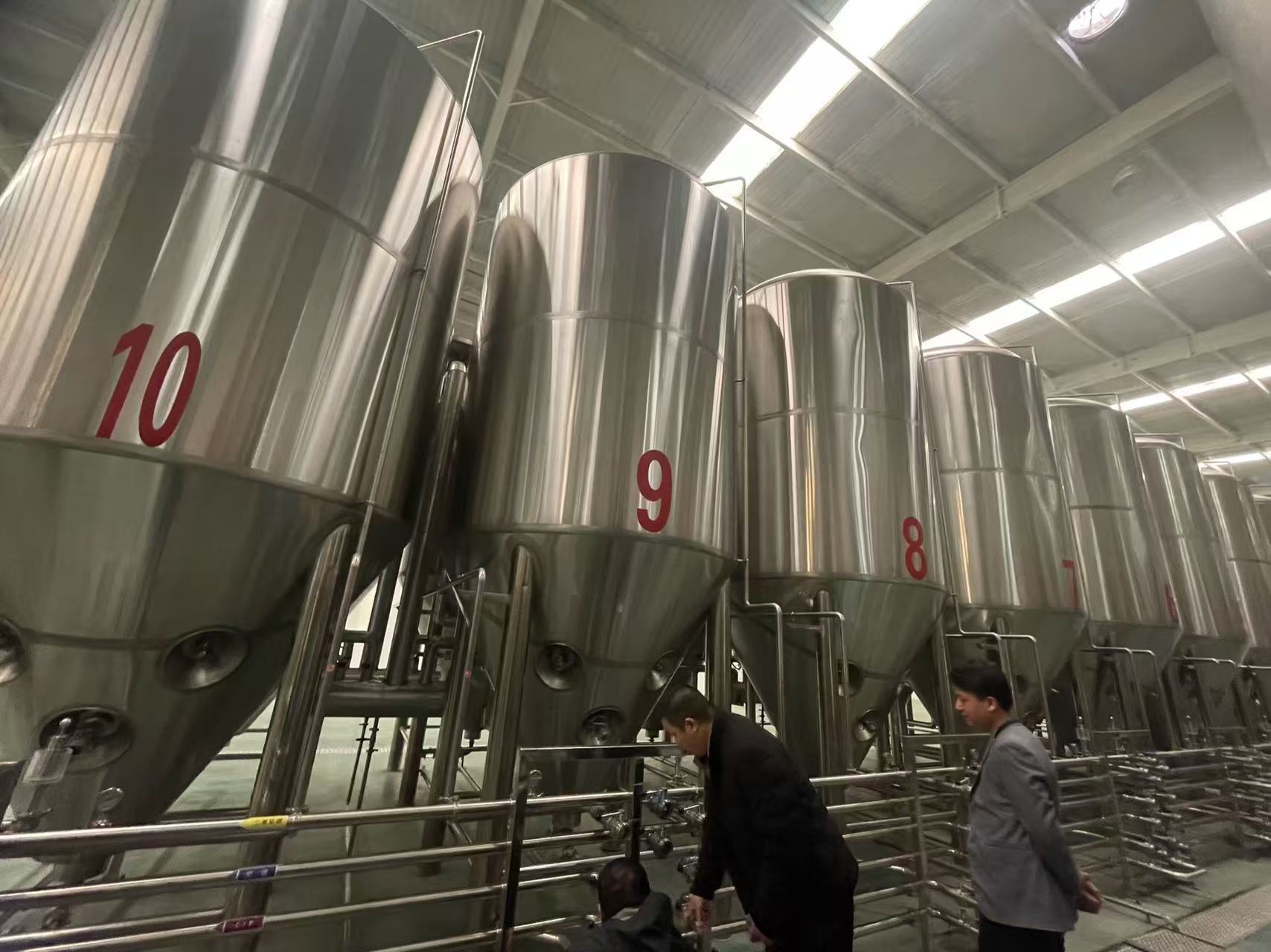 上犹精酿啤酒设备厂—平面布置、设备设计、制造、调试、培训等一条龙服务